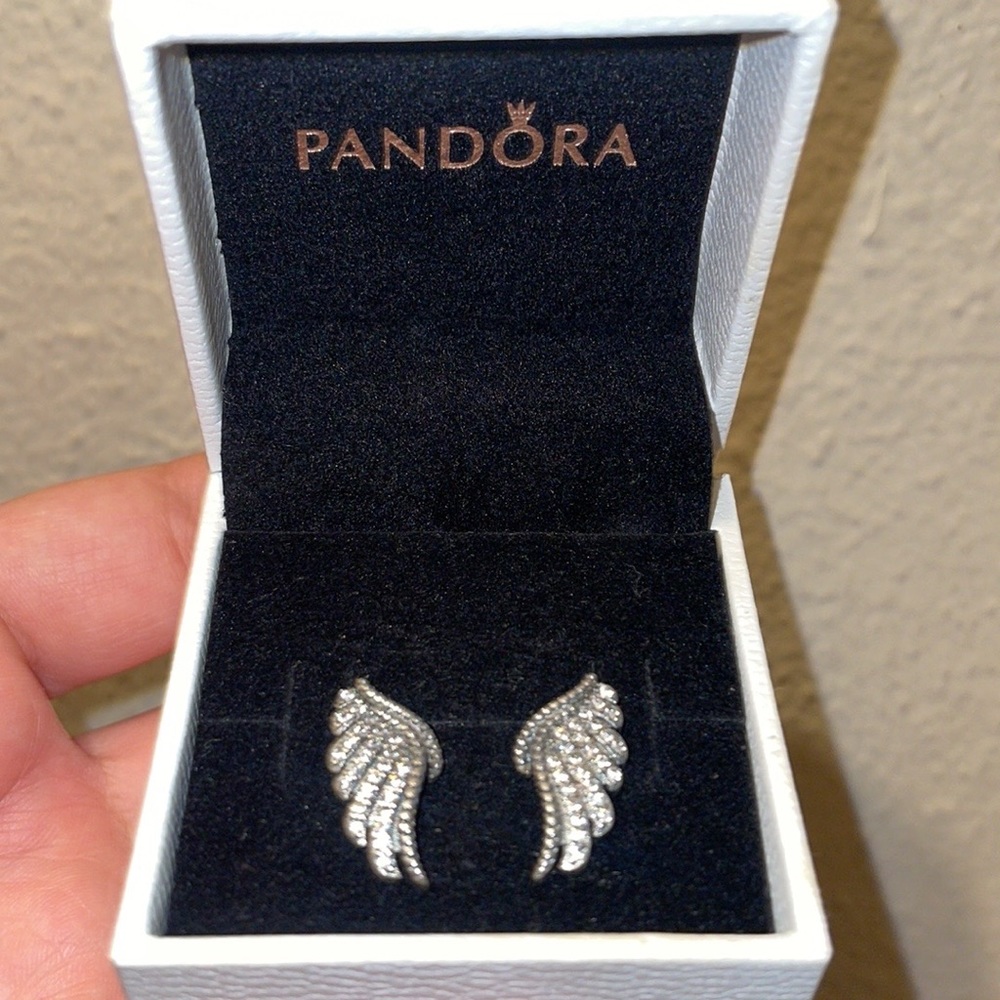 Pandora Majestic Feathers Stud CZ Earrings Angel Wing Sparkles Shine 925 New - Picture 11 of 12